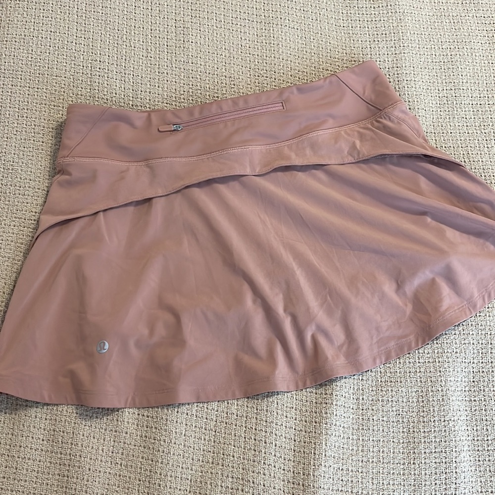 Like new lululemon skort size 8